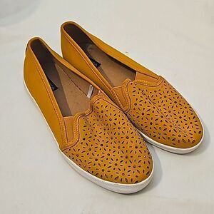 NAUTICA SLIP ON SNEAKERS SIZE 8.5